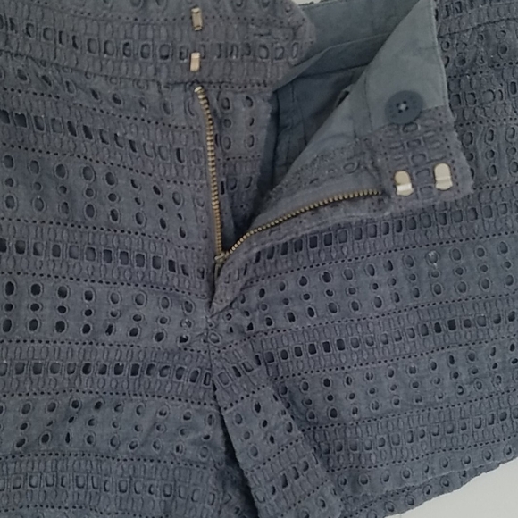 GAP eyelet shorts - Picture 4 of 7